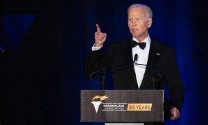 82岁美国前总统拜登正接受癌症放射治疗！此前被诊断患有前列腺癌，癌症已扩散至骨头